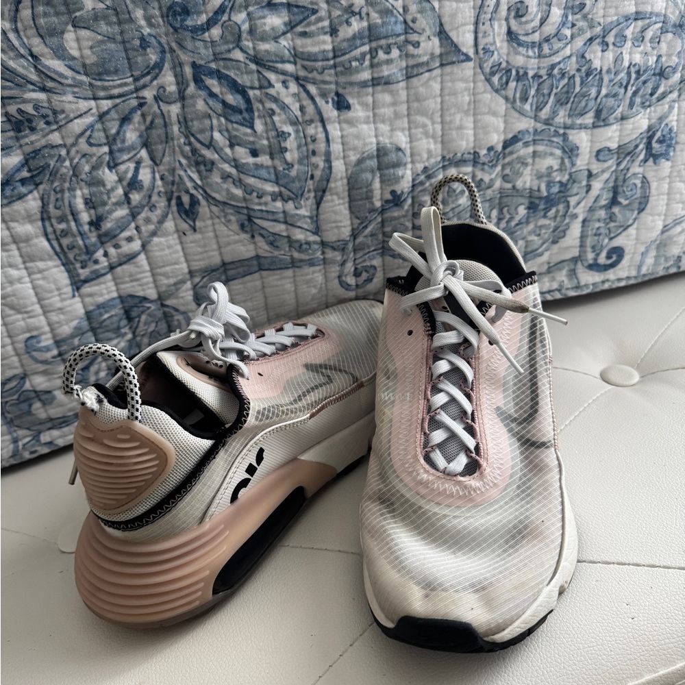 Nike Women's Athletic Shoes in Pink and White
